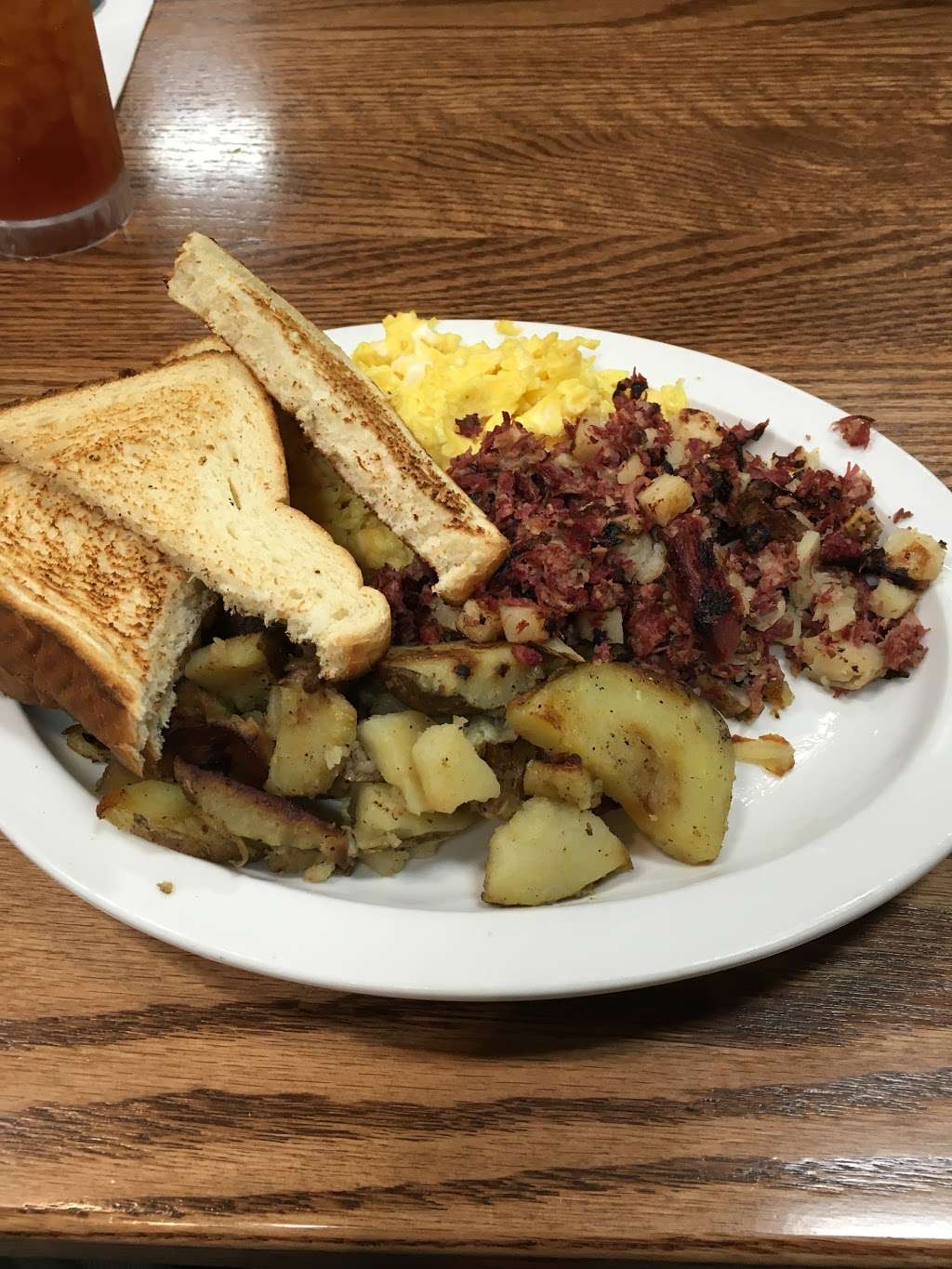 Izzies Deli | 700 Dekalb Pike, Blue Bell, PA 19422 | Phone: (484) 322-2126