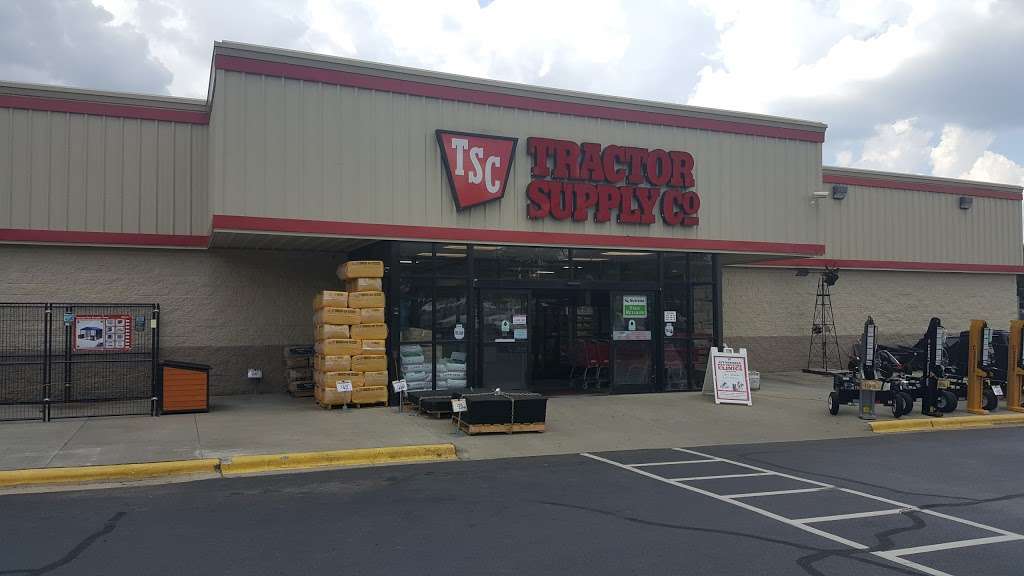 Tractor Supply Co. | 104 Commercial Park Dr SW, Concord, NC 28027 | Phone: (704) 782-2462