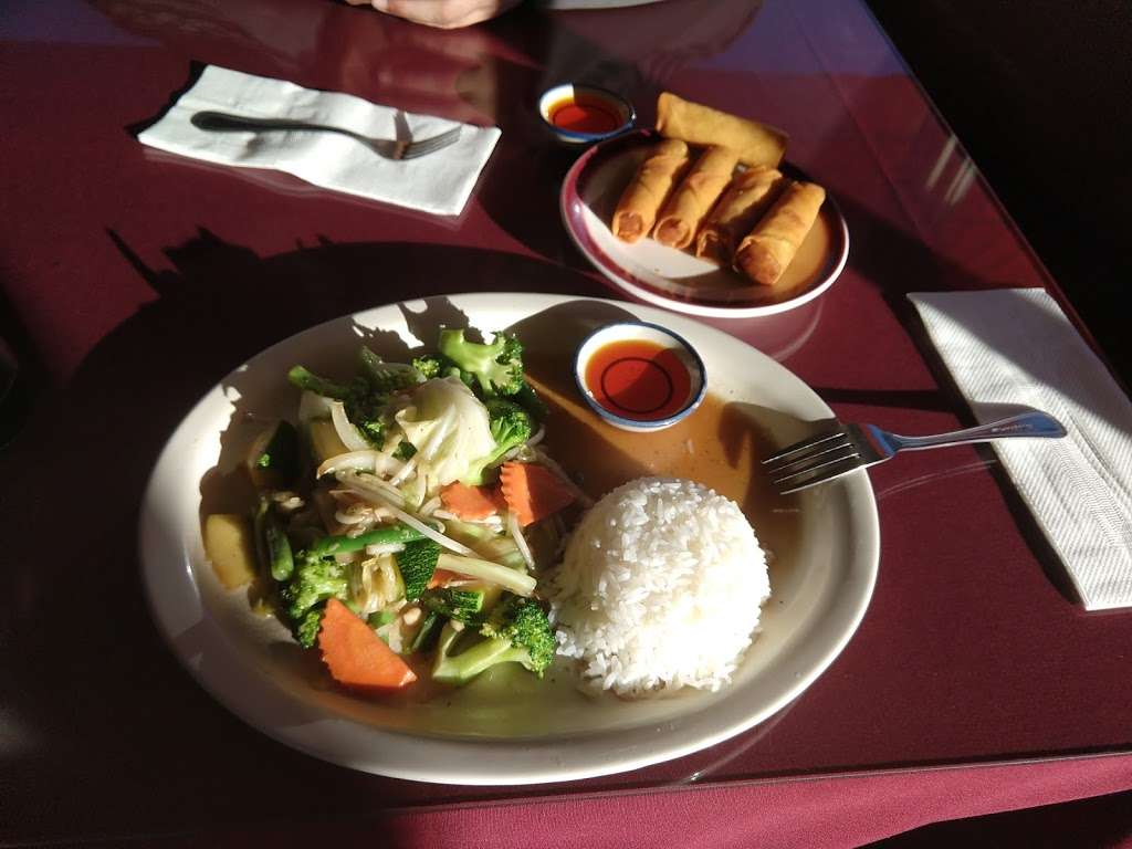 Thai Dishes Restaurant | 707 S Pacific Coast Hwy, Redondo Beach, CA 90277 | Phone: (310) 316-6326