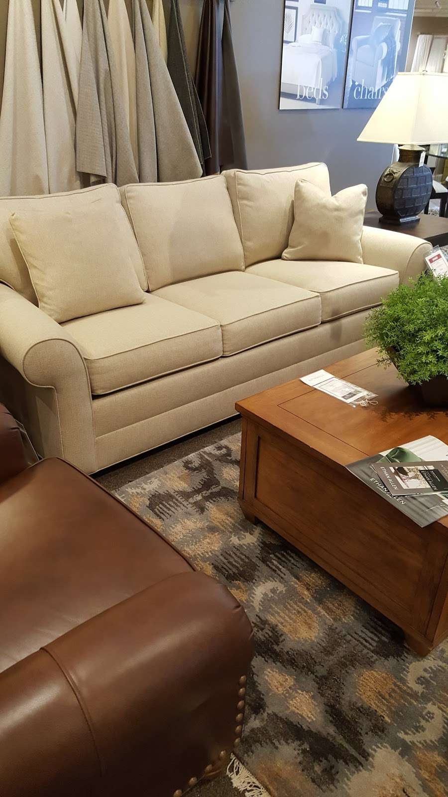 Bassett Home Furnishings | 15305 Katy Fwy, Houston, TX 77094, USA | Phone: (281) 616-5479