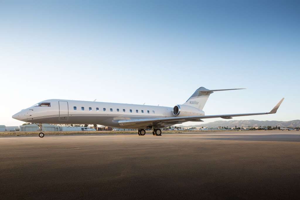 Clay Lacy - Orange County / John Wayne Jet Charter & Aircraft Ma | 19531 Campus Dr, Santa Ana, CA 92707, USA | Phone: (800) 423-2904