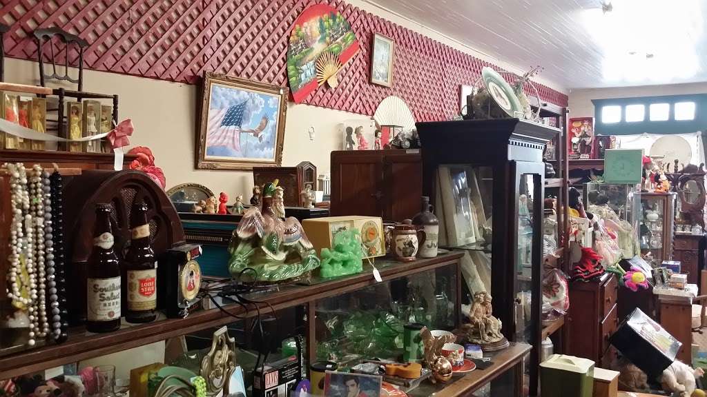 3rd Generation antiques Shop | 6407 Commerce St, Wallis, TX 77485, USA