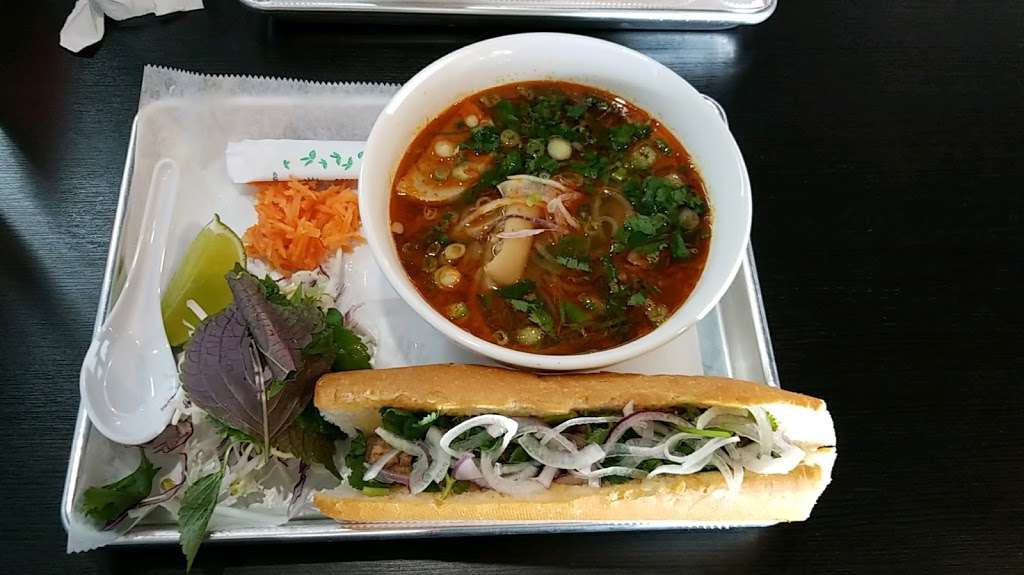 Two Bowls Bun Bo Hue | 13080 Bellaire Blvd A, Houston, TX 77072, USA | Phone: (832) 672-3961