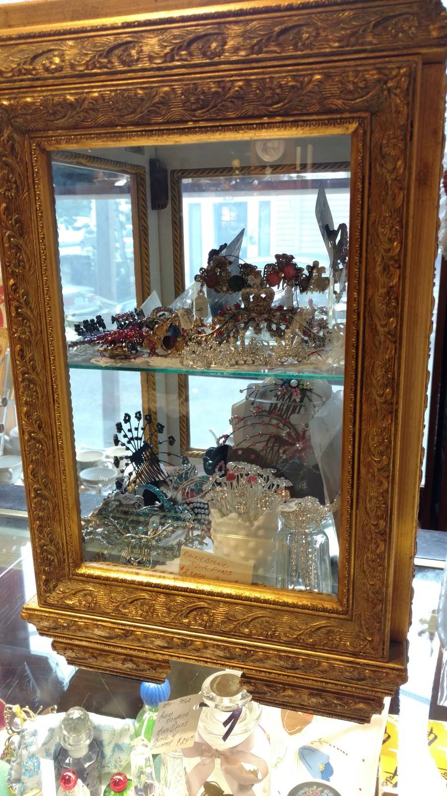 Ophelias Antique Gallery | 606 Sixth St, Georgetown, CO 80444, USA | Phone: (303) 569-2336