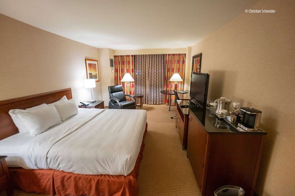 Hilton Chicago OHare Airport | 10000 W, OHare International Airport (ORD), Ave, Chicago, IL 60666 | Phone: (773) 686-8000