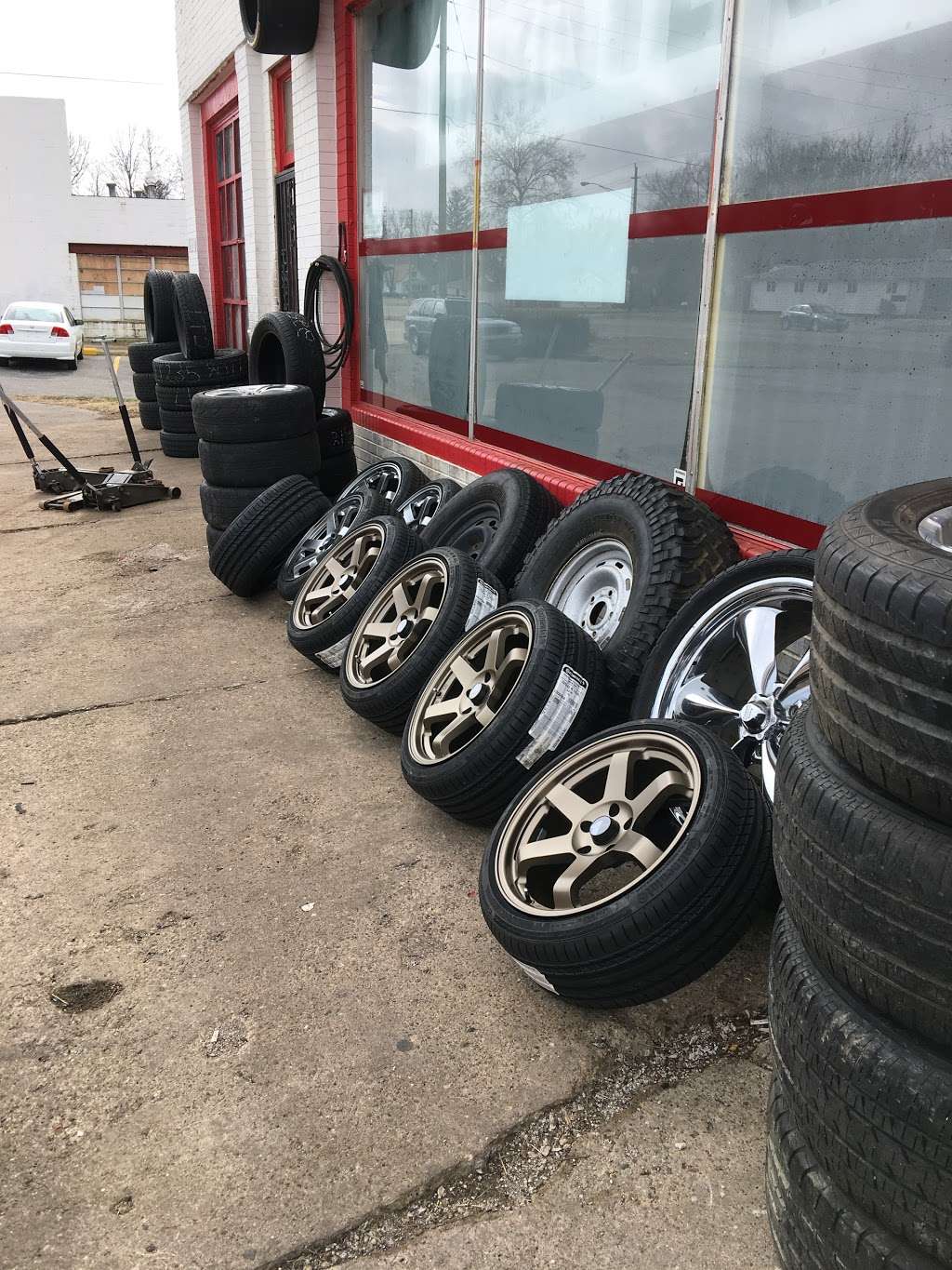 Edgars Tire Shop | 4108 Madison Ave, Indianapolis, IN 46227, USA | Phone: (317) 964-0669