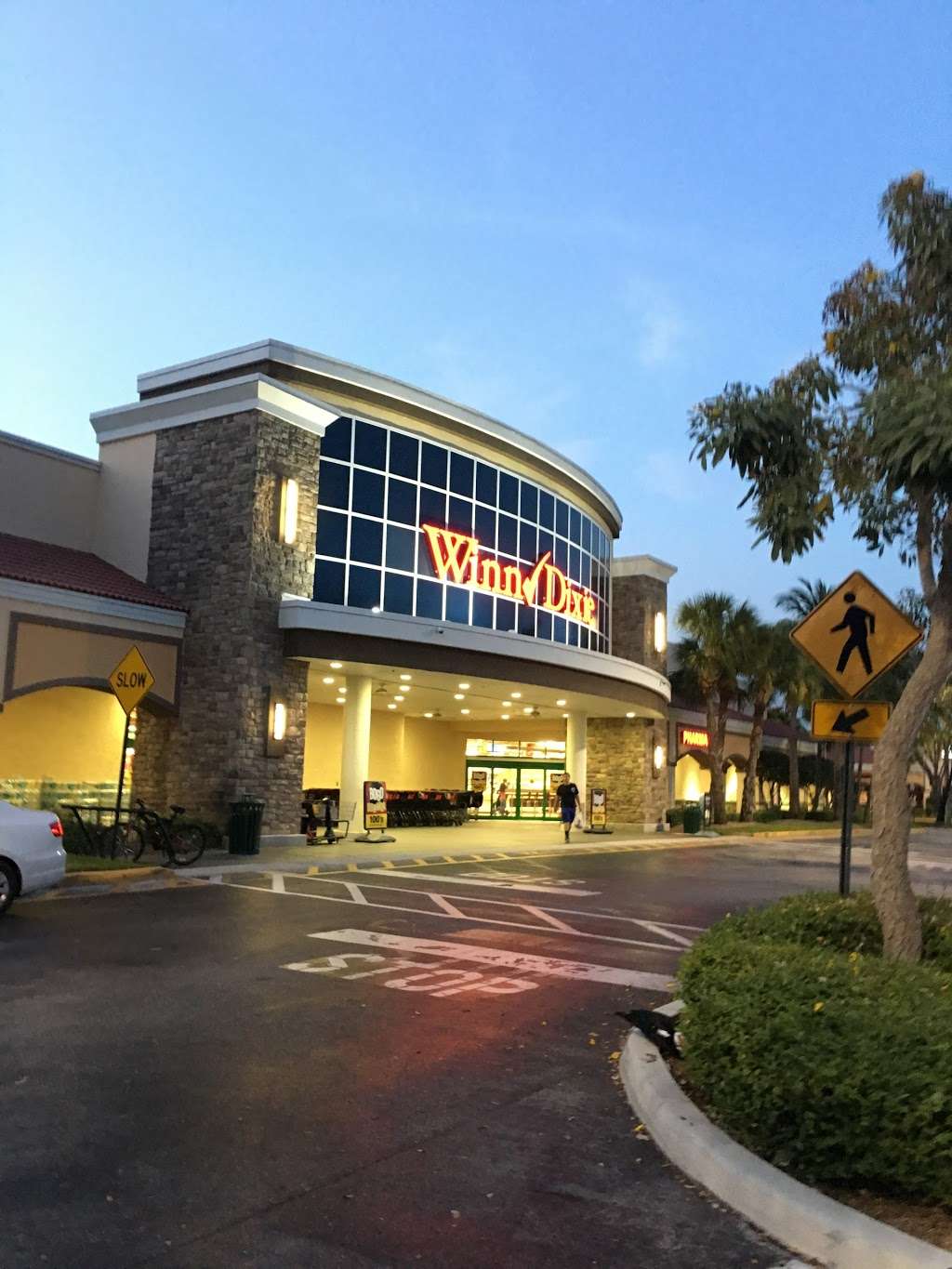 Winn-Dixie | 901 N Nob Hill Rd, Plantation, FL 33324 | Phone: (954) 473-8662