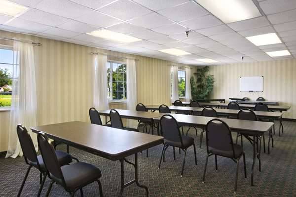 Microtel Inn & Suites by Wyndham Baton Rouge | 10311 Plaza Americana Dr, Baton Rouge, LA 70816 | Phone: (225) 366-7947