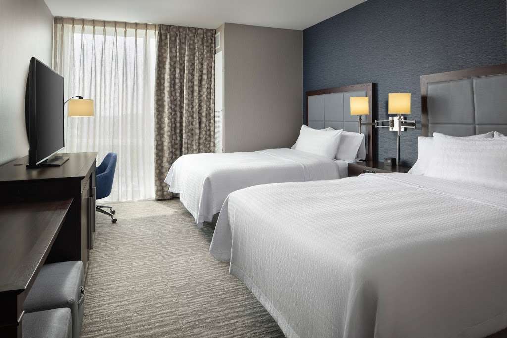 Hampton Inn & Suites Teaneck Glenpointe | One Glenwood Ave Suite B, Teaneck, NJ 07666, USA | Phone: (201) 883-9777