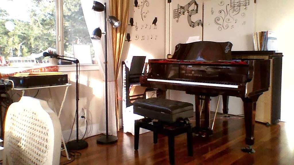 Piano Lessons Studio | 103 Highland Ave, Half Moon Bay, CA 94019, USA | Phone: (650) 303-8238