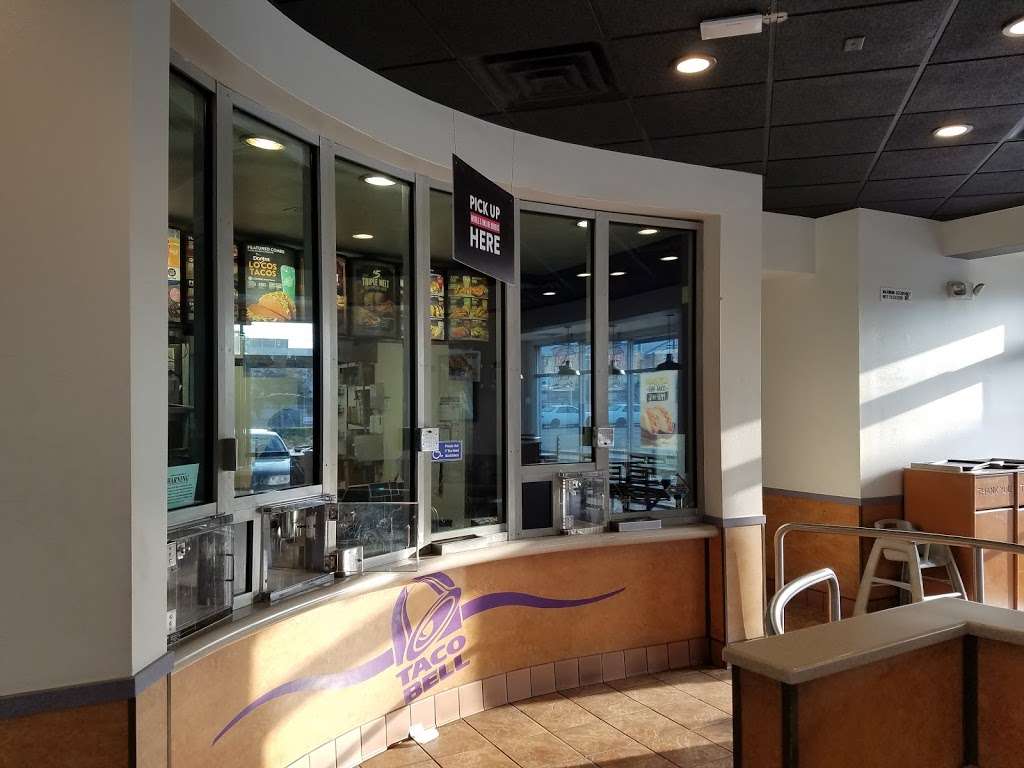 Taco Bell | 12800 S Figueroa St, Los Angeles, CA 90061, USA | Phone: (310) 327-8387