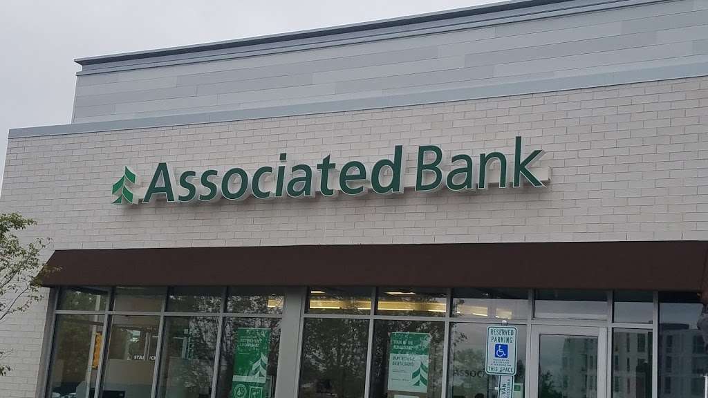 Associated Bank | 7940 S 6th St, Oak Creek, WI 53154, USA | Phone: (414) 764-2355