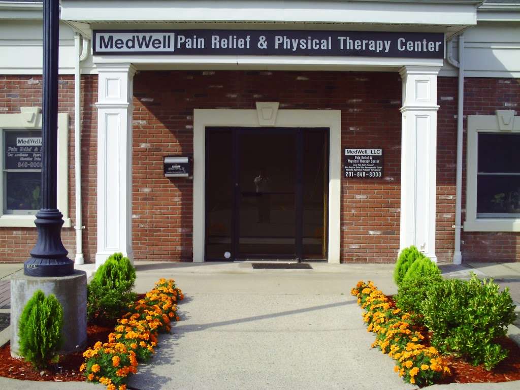 MedWell Spine, Knee & Leg Pain Center of Bergen County NJ | 33 Central Ave, Midland Park, NJ 07432 | Phone: (201) 632-1900