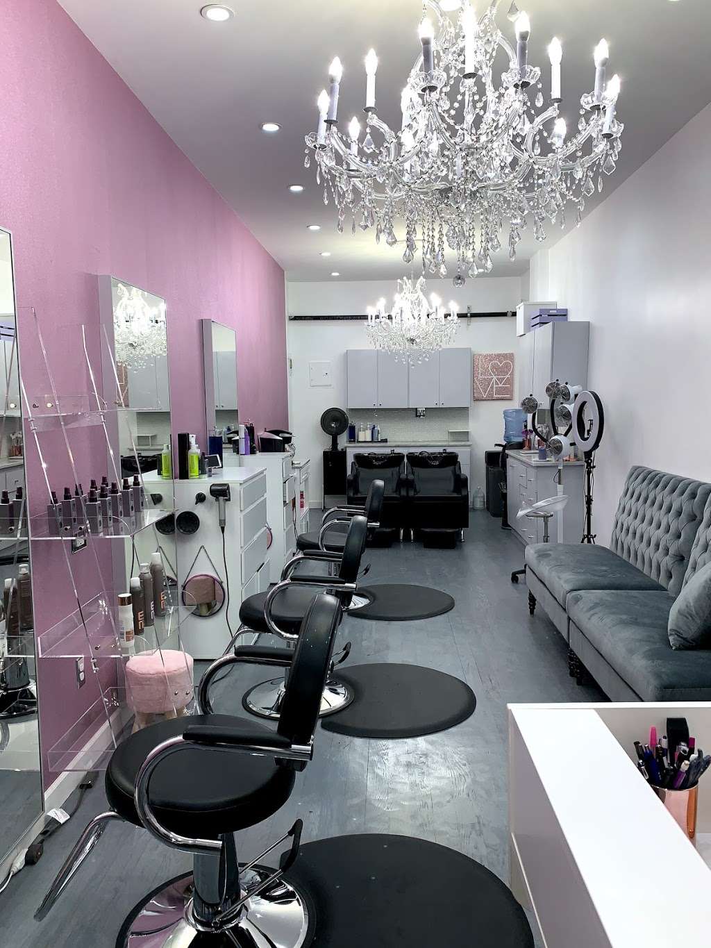 Extraglossy Salon | 19-23 Ditmars Blvd, Astoria, NY 11105, USA | Phone: (917) 769-5648