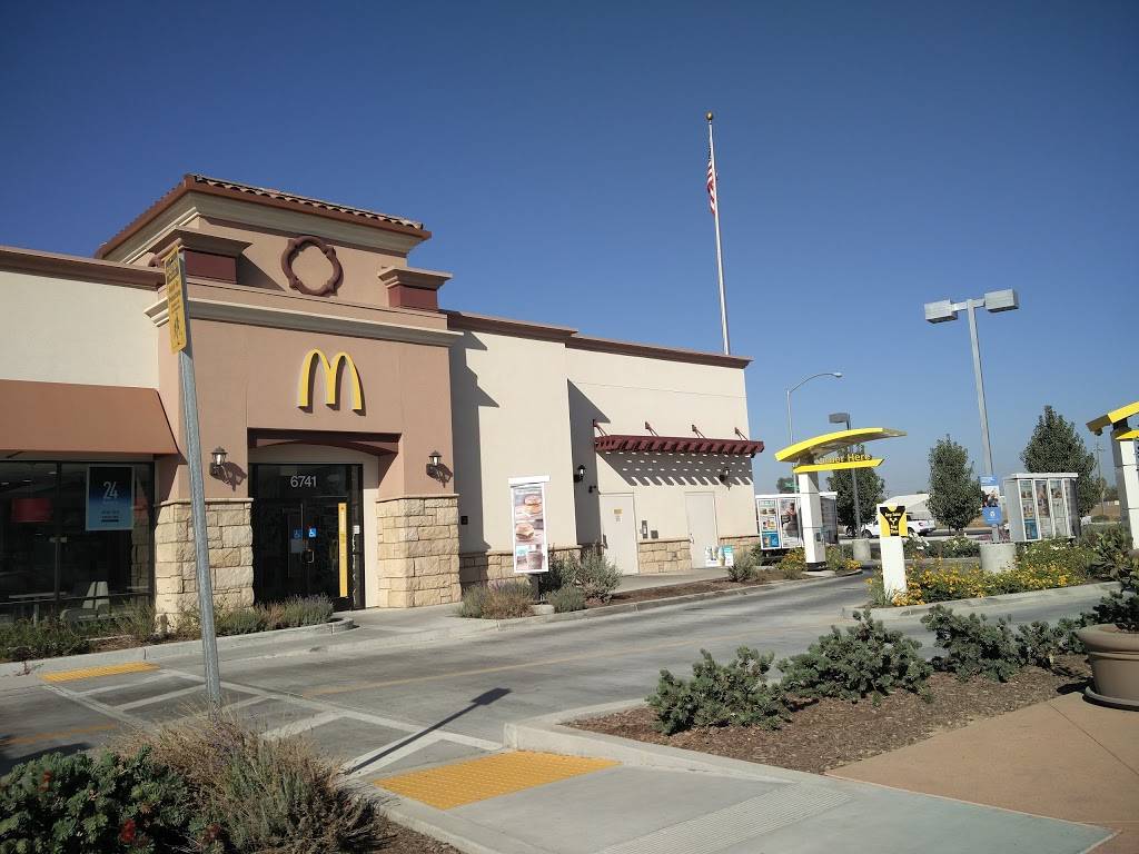 McDonalds | 6741 N Riverside Dr, Fresno, CA 93722 | Phone: (559) 271-4613