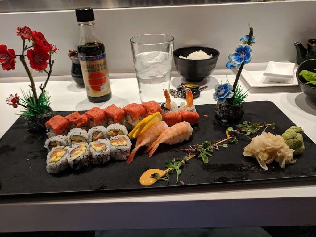 Go Fish Sushi(broomfield) | 2055 W 136th Ave B106, Broomfield, CO 80023, USA | Phone: (720) 593-1888