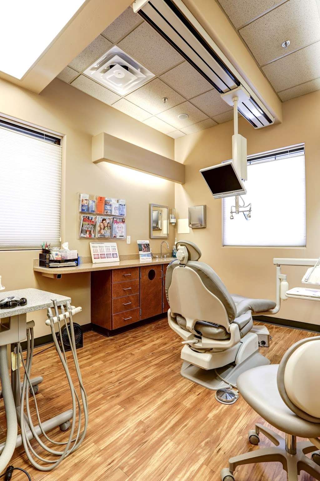 Foothills Dental Studio | 16611 S 40th St #140, Phoenix, AZ 85048, USA | Phone: (480) 706-9009
