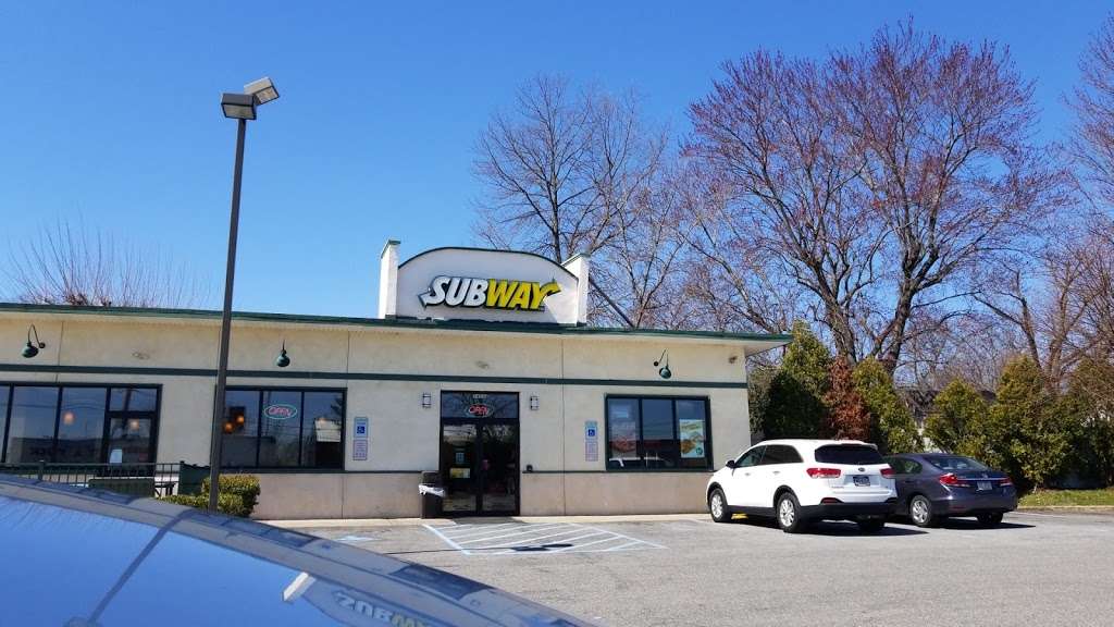 Subway Restaurants | 2400 Market St, Linwood, PA 19061 | Phone: (484) 816-0791