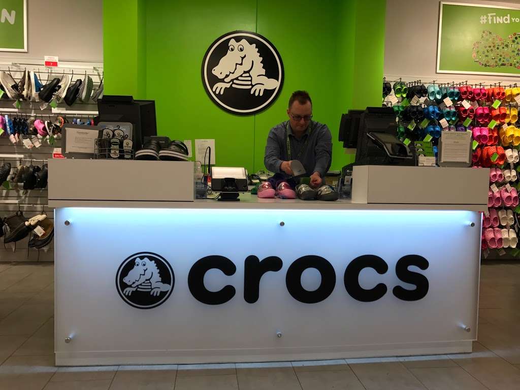 Crocs | Philadelphia Outlet, 18 Lightcap Rd, Pottstown, PA 19464 | Phone: (610) 705-0129