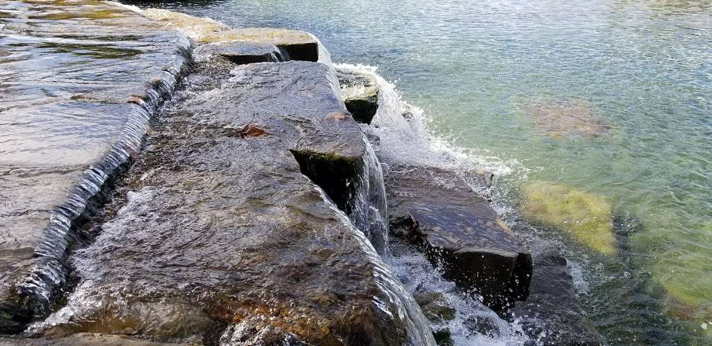 Bollinger Canyon Fountain | Bollinger Canyon Rd & S Chanterella Dr, San Ramon, CA 94582, USA | Phone: (925) 973-2800