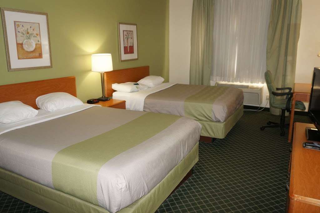 Motel 6 Indianapolis Anderson | 2205 E 59th St, Anderson, IN 46013, USA | Phone: (866) 816-0706