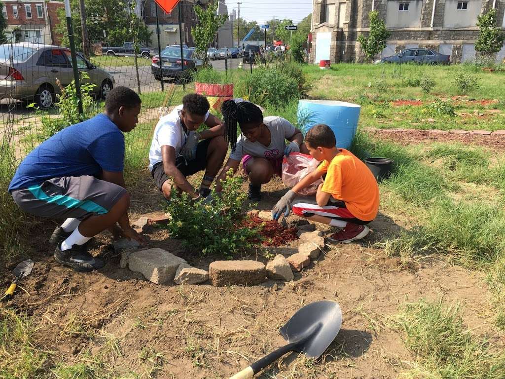 Esperanza Community Garden | 835 N 6th St, Camden, NJ 08102, USA | Phone: (856) 365-4673