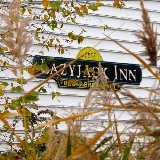 Lazy Jack Inn on Dogwood Harbor | 5907 Tilghman Island Rd, Tilghman, MD 21671 | Phone: (800) 690-5080