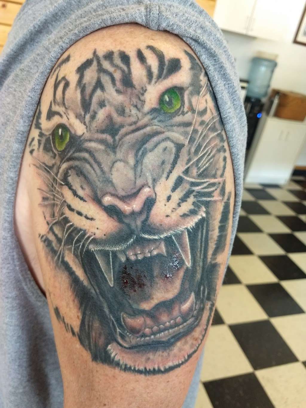 Redwoods Wild Side Tattoo | 9799, 9307 US-12, Richmond, IL 60071, USA | Phone: (815) 678-4600