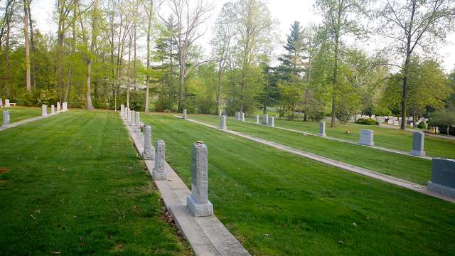 Forest Hills/Shalom Memorial Park | 25 Byberry Rd, Huntingdon Valley, PA 19006, USA | Phone: (215) 673-5800