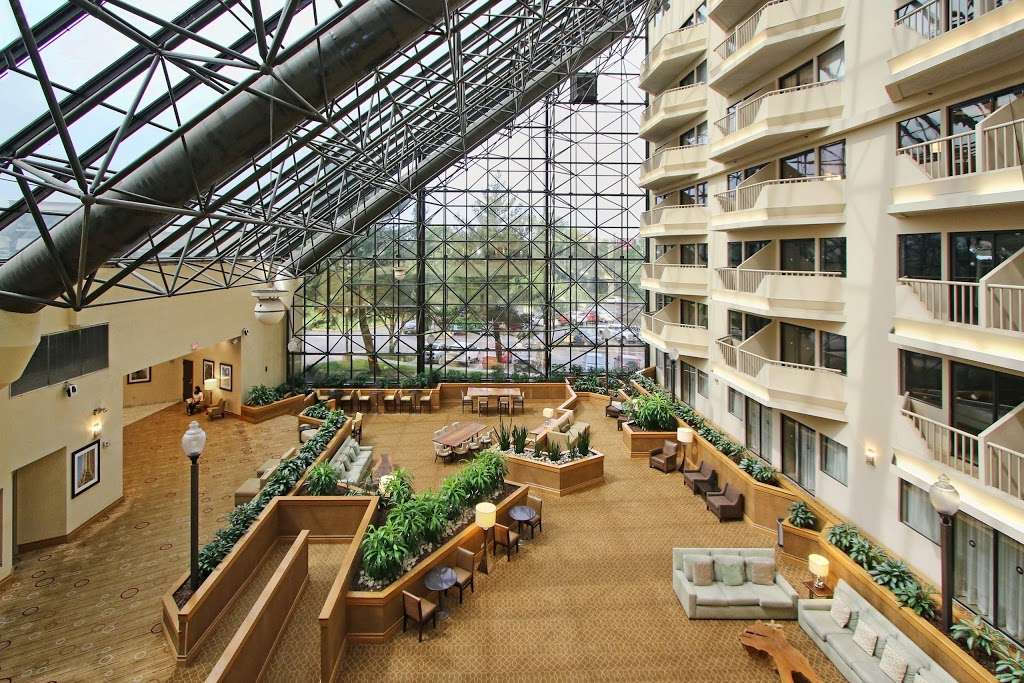 DoubleTree by Hilton Hotel Newark Airport | 128 Frontage Rd, Newark, NJ 07114, USA | Phone: (973) 690-5500