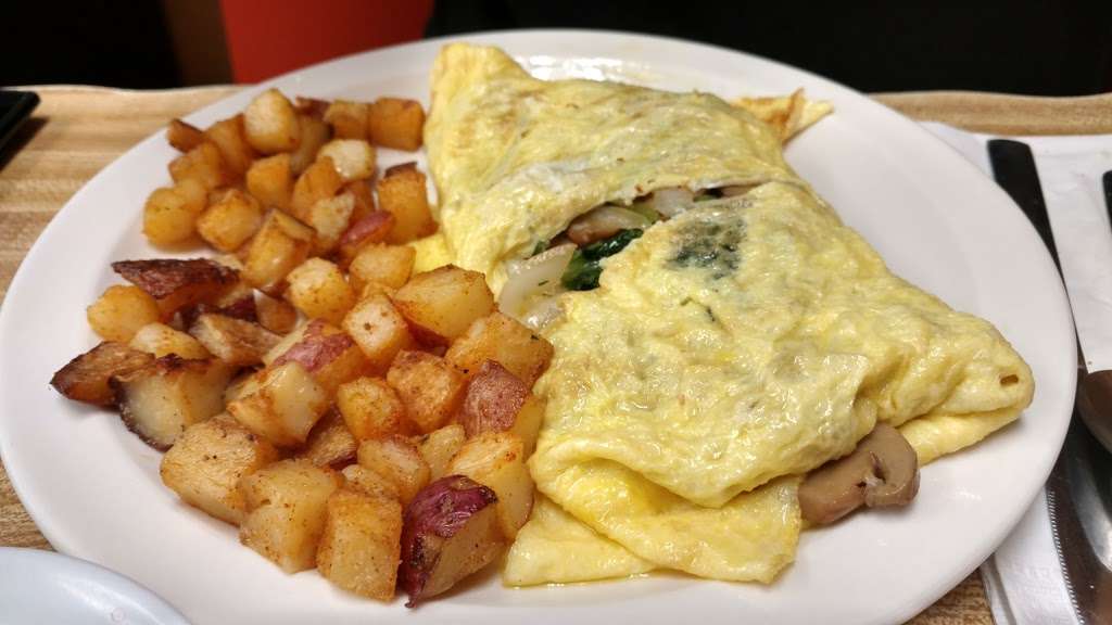 Berts Breakfast & Lunch | 492 Quaker Hwy, Uxbridge, MA 01569 | Phone: (508) 278-2130