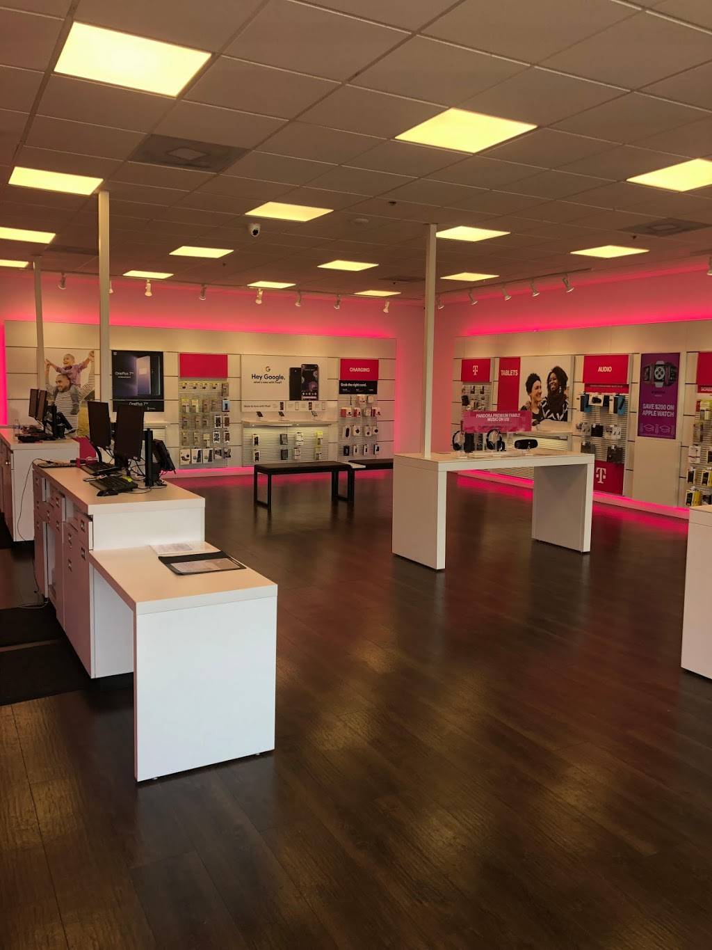 T-Mobile | 3200 Armsdale Rd Suite 70, Jacksonville, FL 32218, USA | Phone: (904) 374-6940
