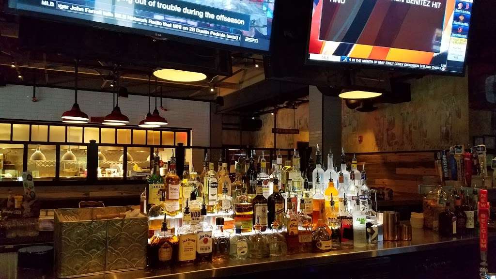 Red Heat Tavern of Wilmington | 300 Lowell St, Wilmington, MA 01887, USA | Phone: (978) 447-5669