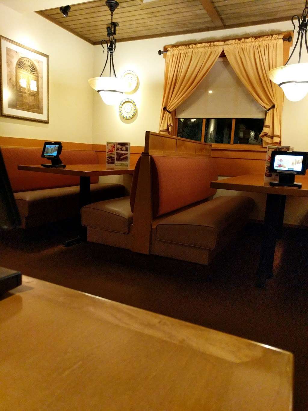 Olive Garden Italian Restaurant | 610 W Sunrise Hwy, Valley Stream, NY 11581 | Phone: (516) 593-1580