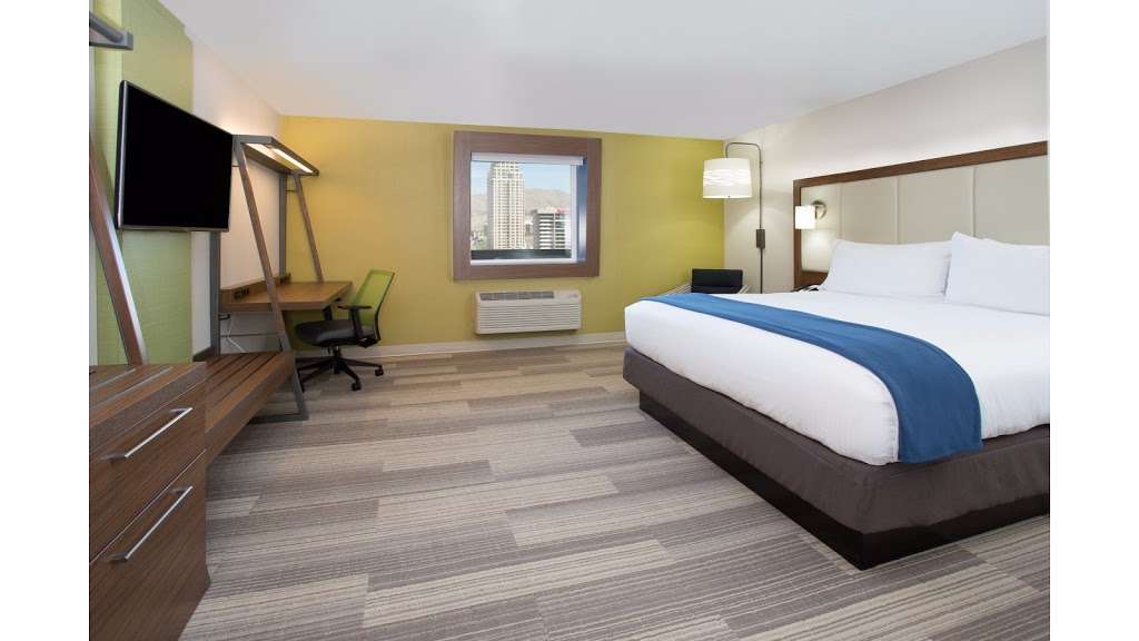 Holiday Inn Express & Suites Olathe South | 15475 S Rogers Rd, Olathe, KS 66062, USA | Phone: (913) 948-9000