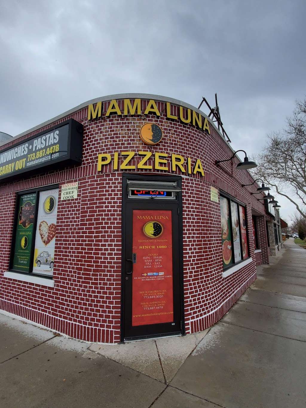 Mama Lunas Restaurant & Pizzeria | 7601 W Addison St, Chicago, IL 60634, USA | Phone: (773) 887-4478