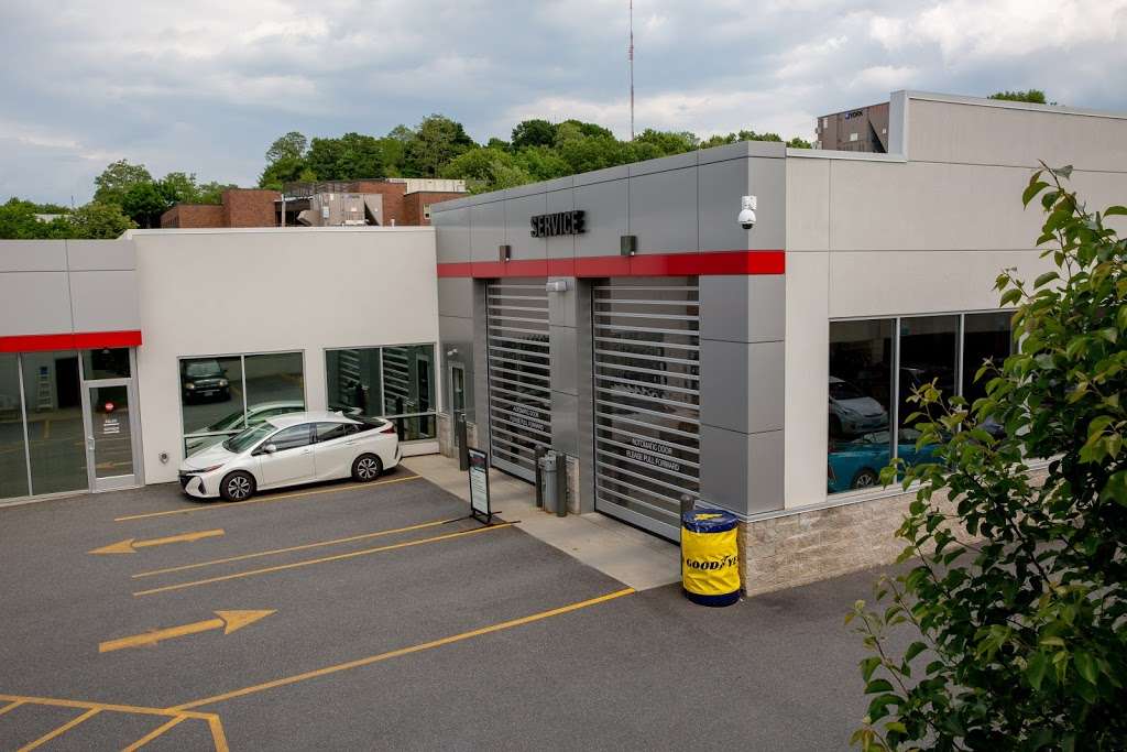 Wellesley Toyota Service Department | 234 Worcester St, Wellesley, MA 02481, USA | Phone: (781) 239-6700