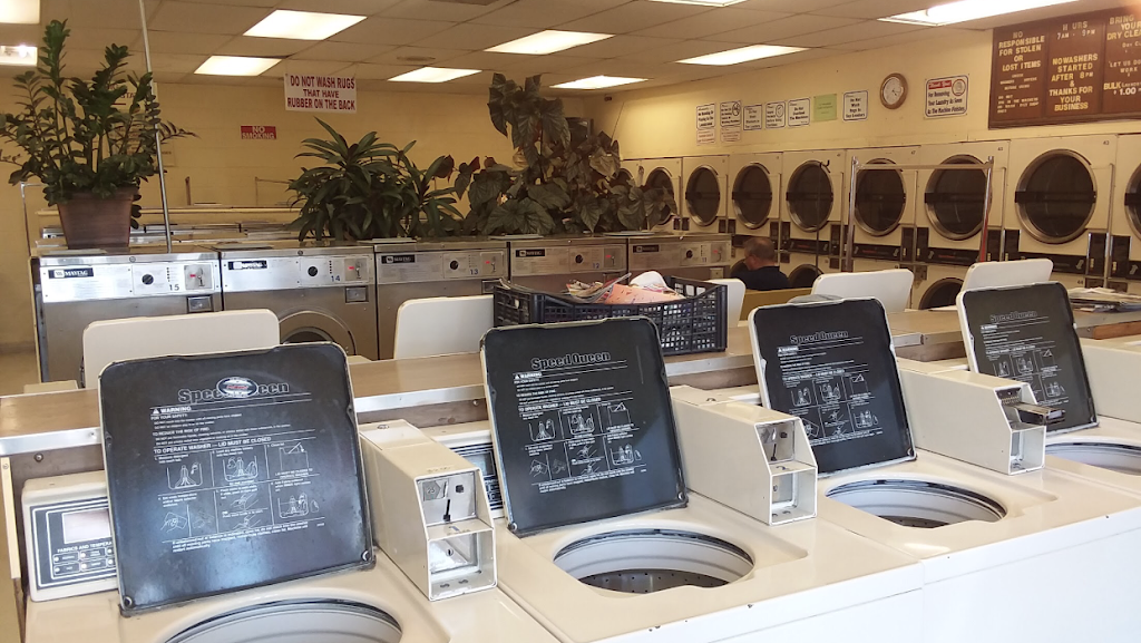 Hampden west laundromat | 9814 W Girton Dr, Lakewood, CO 80123 | Phone: (303) 988-8085