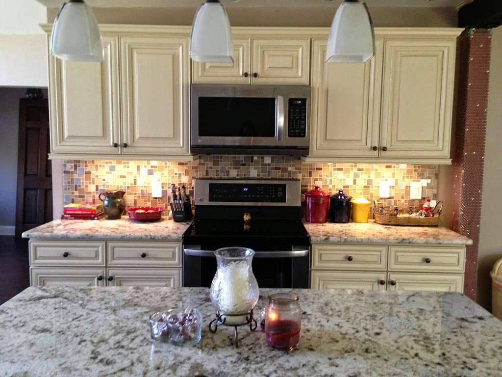 Discount Kitchen Direct in 303 E Sumner St, Lincolnton, NC 28092, USA