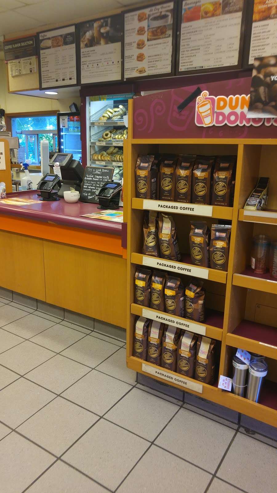 Dunkin Donuts | 100 CT-37, New Fairfield, CT 06812, USA | Phone: (203) 885-0903