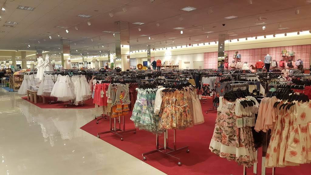 Von Maur | 1650 County Road B2 W, Roseville, MN 55113, USA | Phone: (763) 204-6966