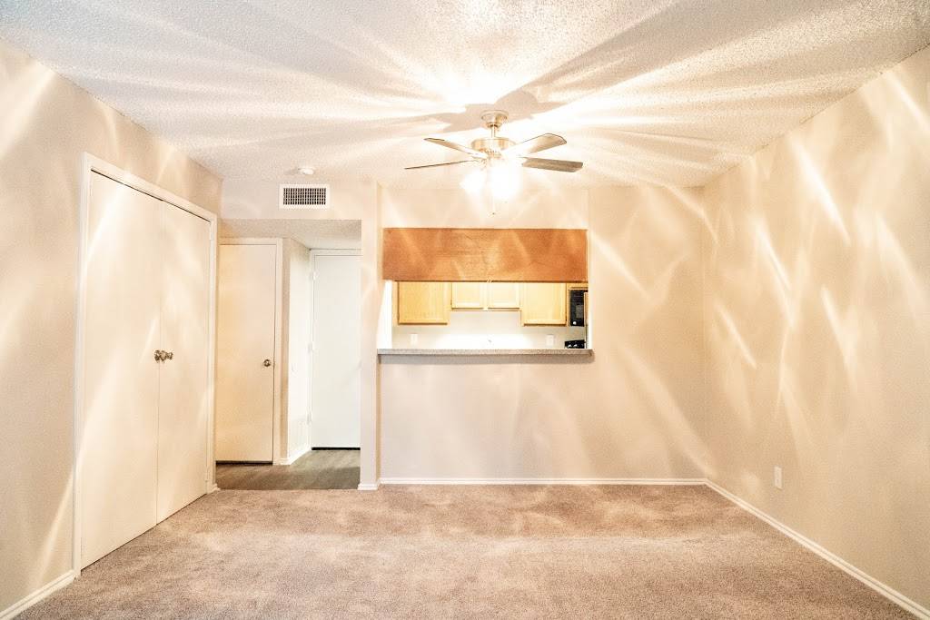 The Corners Apartments | 210 E Wintergreen Rd, DeSoto, TX 75115 | Phone: (972) 224-8491