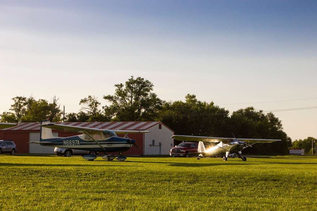 Gardner Municipal Airport | 31905 W 175th St, Gardner, KS 66030, USA | Phone: (913) 856-0914