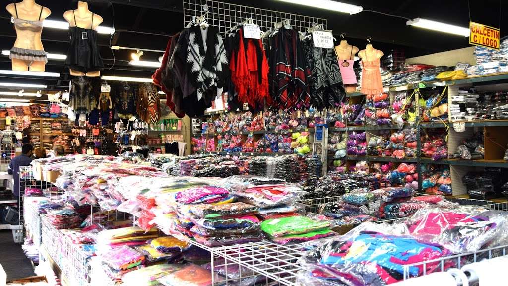 Bargain Zone Socks | 3010 E Beyer Blvd, San Ysidro, CA 92173, USA | Phone: (619) 662-0890