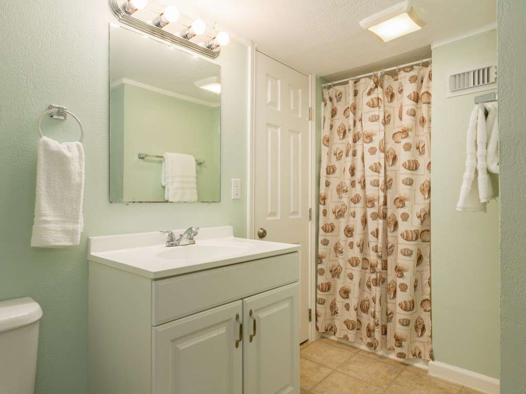 "Jamaica Cay" Vacation Rental | 4830 Jamaica Cove Rd, Jamaica Beach, TX 77554, USA | Phone: (409) 241-0082