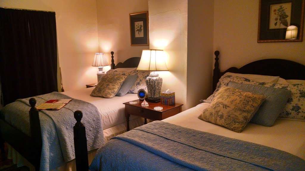 Thomas Shepherd Inn | 300 W German St, Shepherdstown, WV 25443, USA | Phone: (304) 876-3715