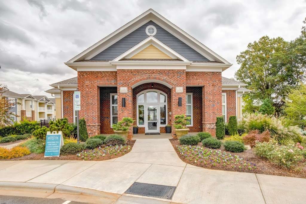 Residences at Brookline Apartments | 8816 Aspinwall Dr, Charlotte, NC 28216, USA | Phone: (980) 272-9200