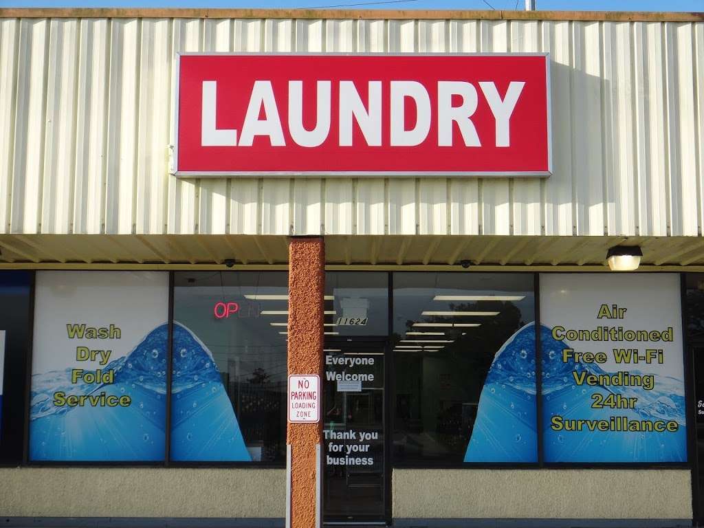 Laundromart Of East Orlando | 11624 E Colonial Dr, Orlando, FL 32817 | Phone: (407) 900-8846