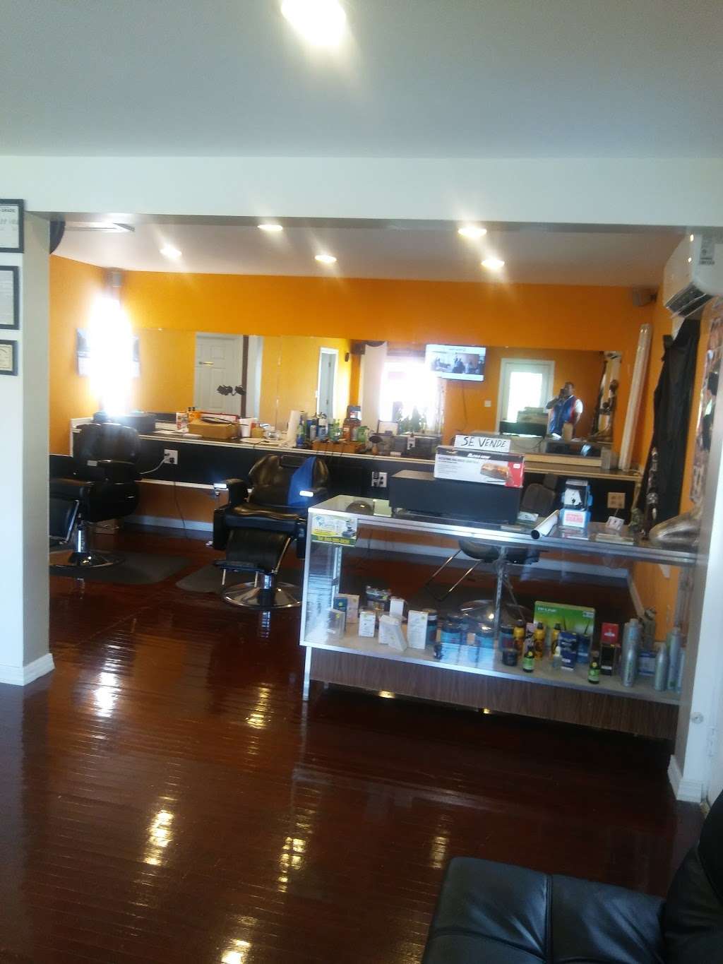 Latin Barber Shop | 1849 N Aspen St, Lincolnton, NC 28092, USA | Phone: (704) 726-7918