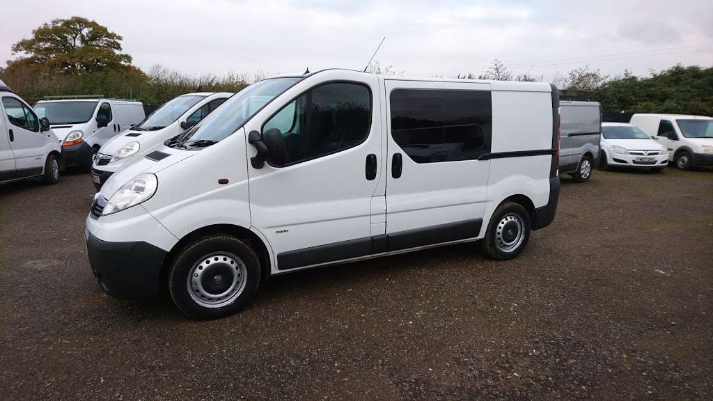 R D C Gatwick Vans | Edolph Farm, Norwood Hill Road, Horley RH6 0EB, UK | Phone: 07949 720148